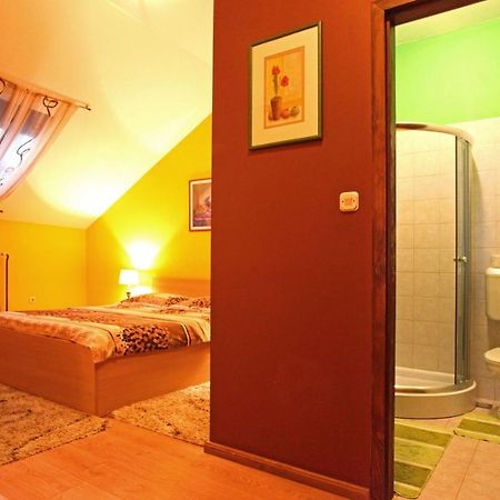 Rooms With A Parking Space Osijek, Slavonija - 15994 외부 사진